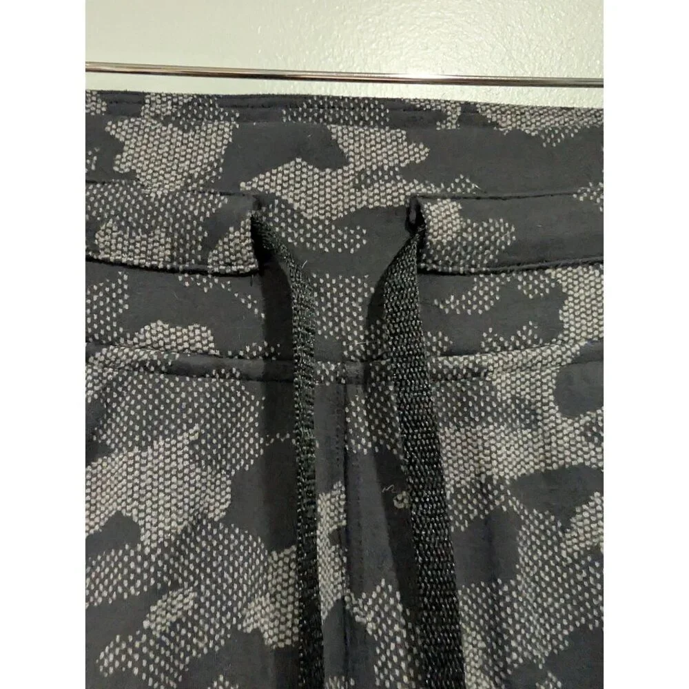 Lululemon 2 Pairs Of Joggers Gray Warm Down Jogger Camo Ready To Rulu Sz 6